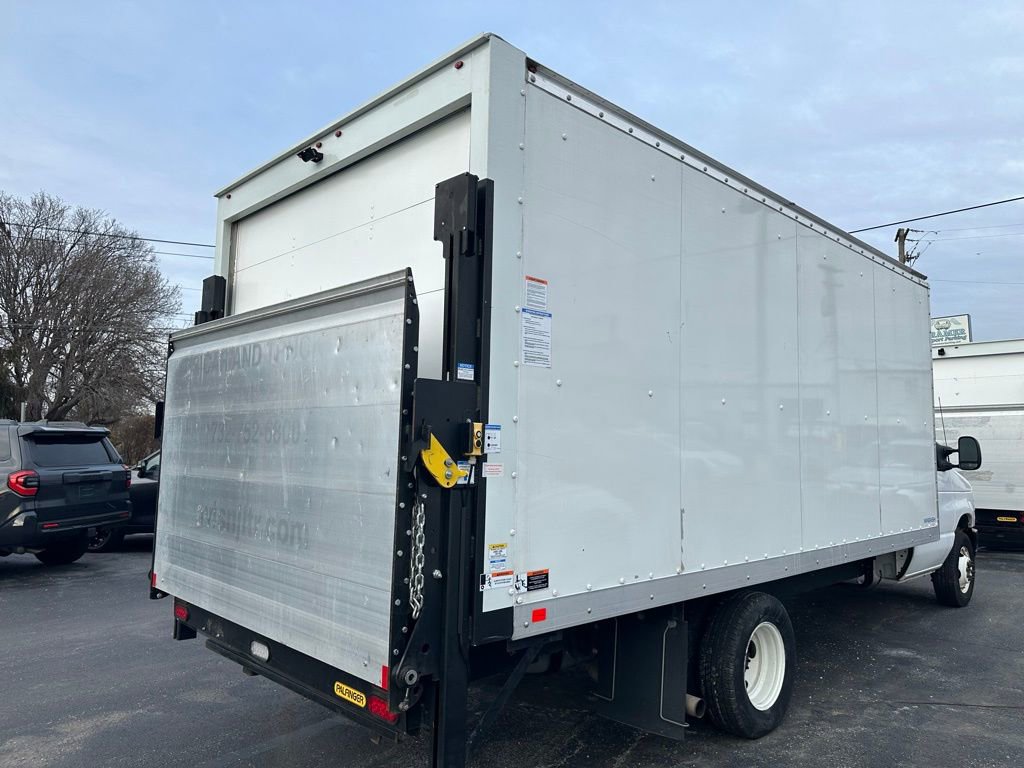 Used 2024 Ford E-350 and Econoline 350 Super Duty image 7