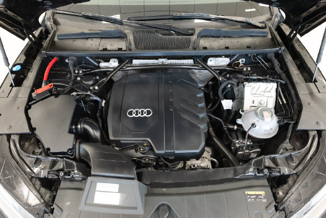 Used 2023 Audi Q5 2.0T Premium w/ Convenience Package AWD/4WD image 3