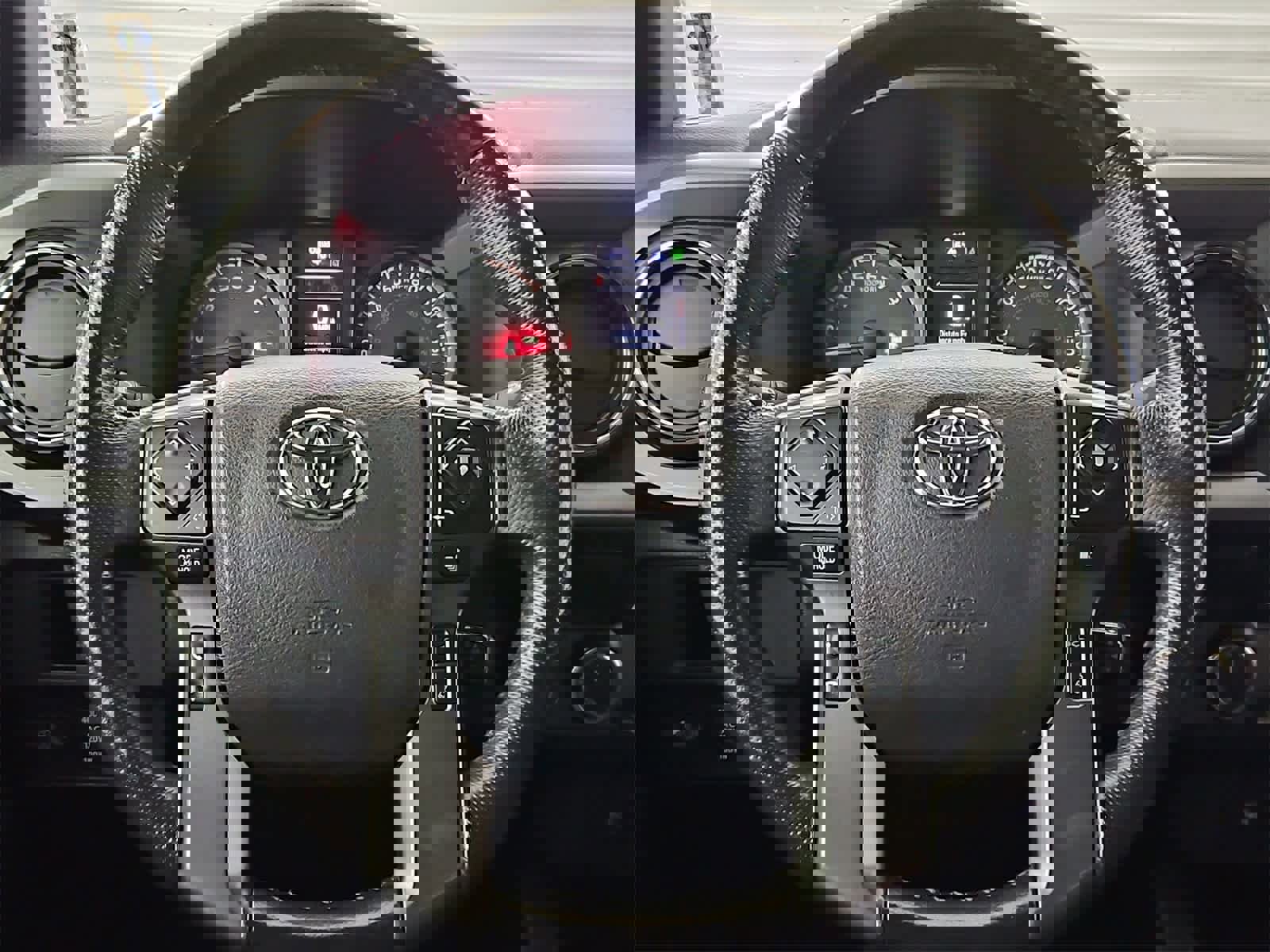 Used 2018 Toyota Tacoma TRD Off-Road image 22