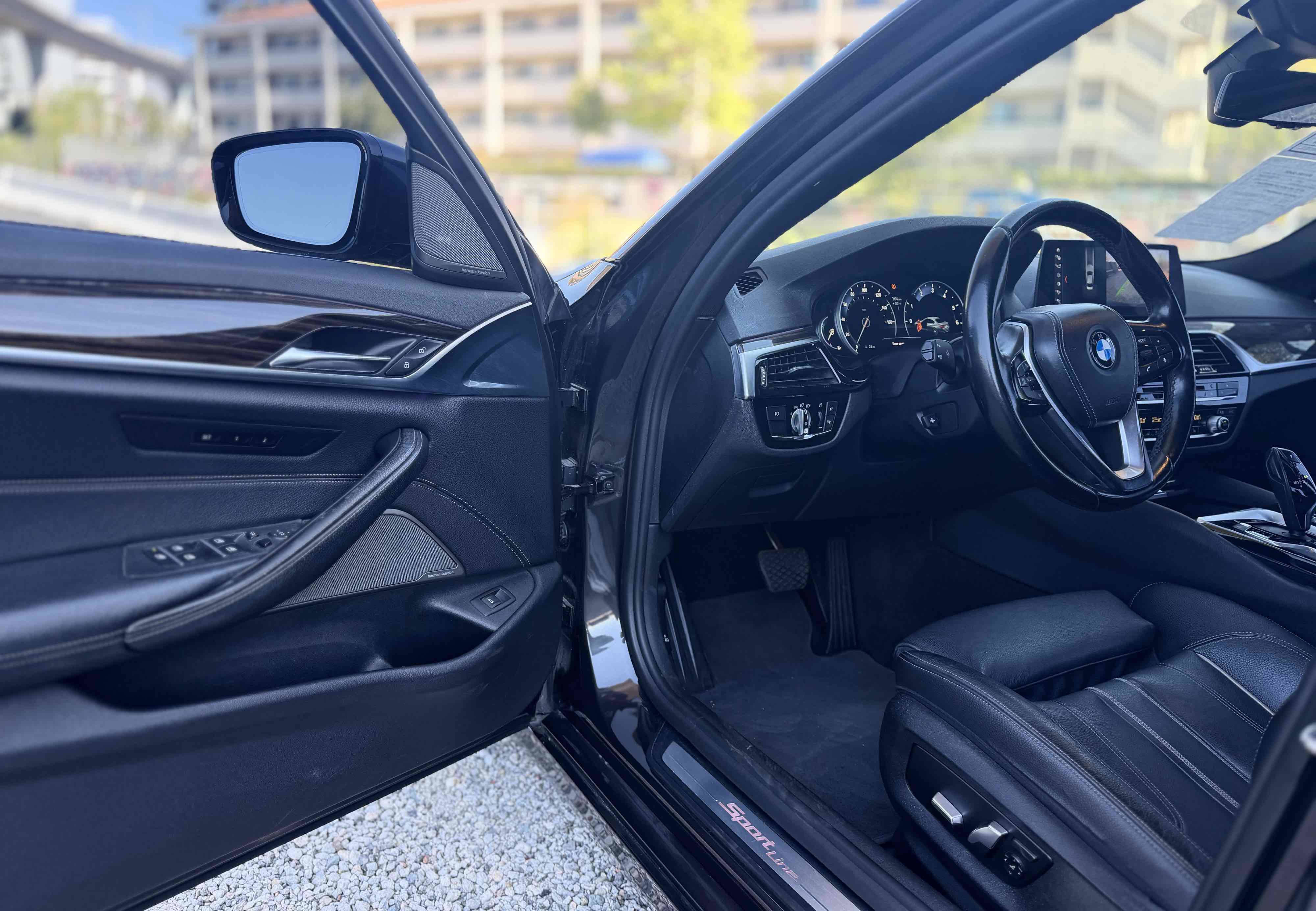 Used 2017 BMW 530i RWD image 17