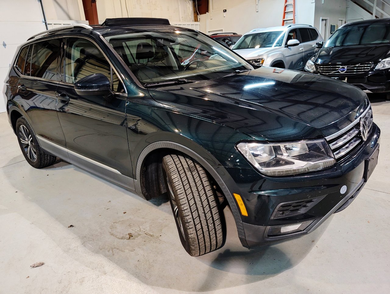 Used 2019 Volkswagen Tiguan SEL image 11