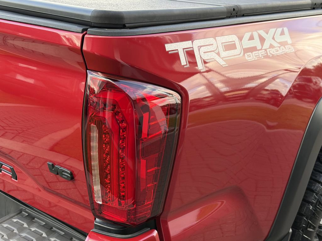 Used 2017 Toyota Tacoma TRD Off-Road w/ Tow Package (A/T) AWD/4WD image 9