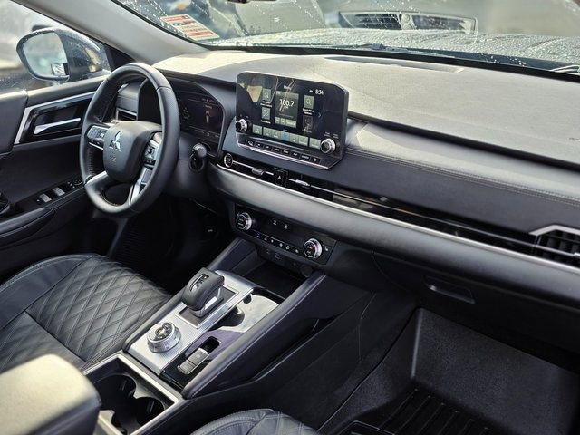 Used 2023 Mitsubishi Outlander SEL image 9