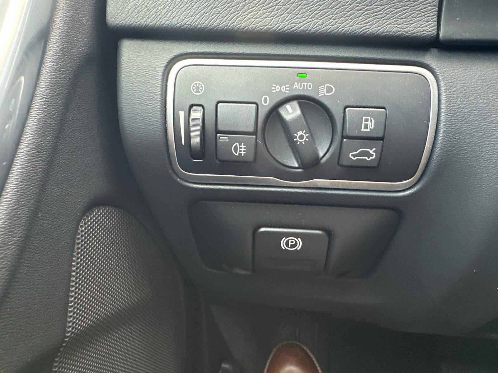 Used 2018 Volvo S60 T5 Inscription image 9