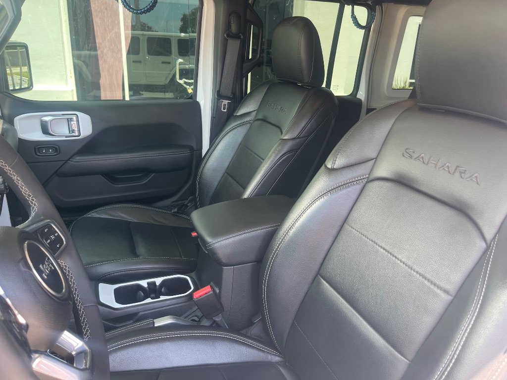 Used 2023 Jeep Wrangler Unlimited Sahara AWD/4WD image 16