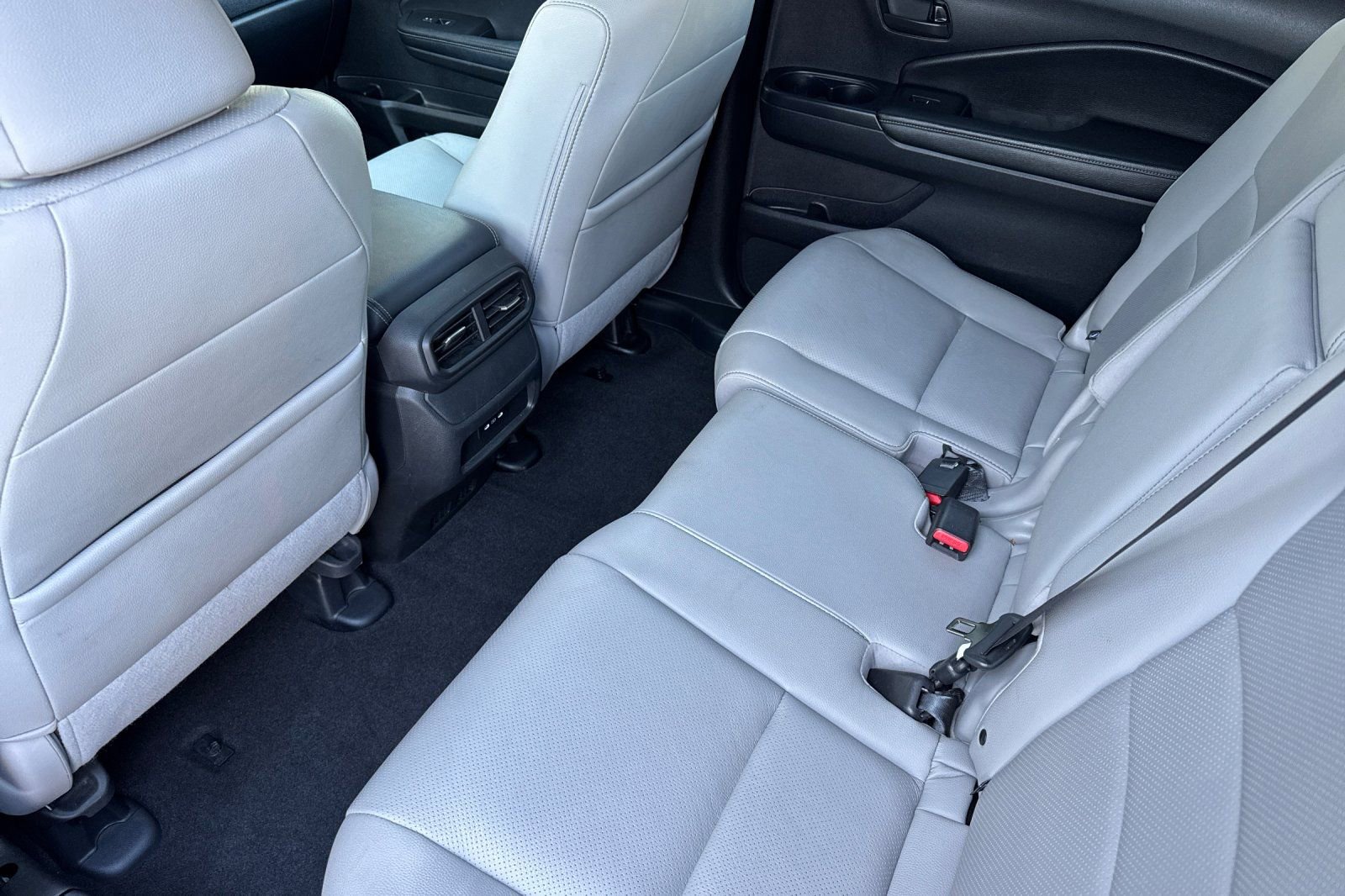 Used 2024 Honda Passport EX-L image 12