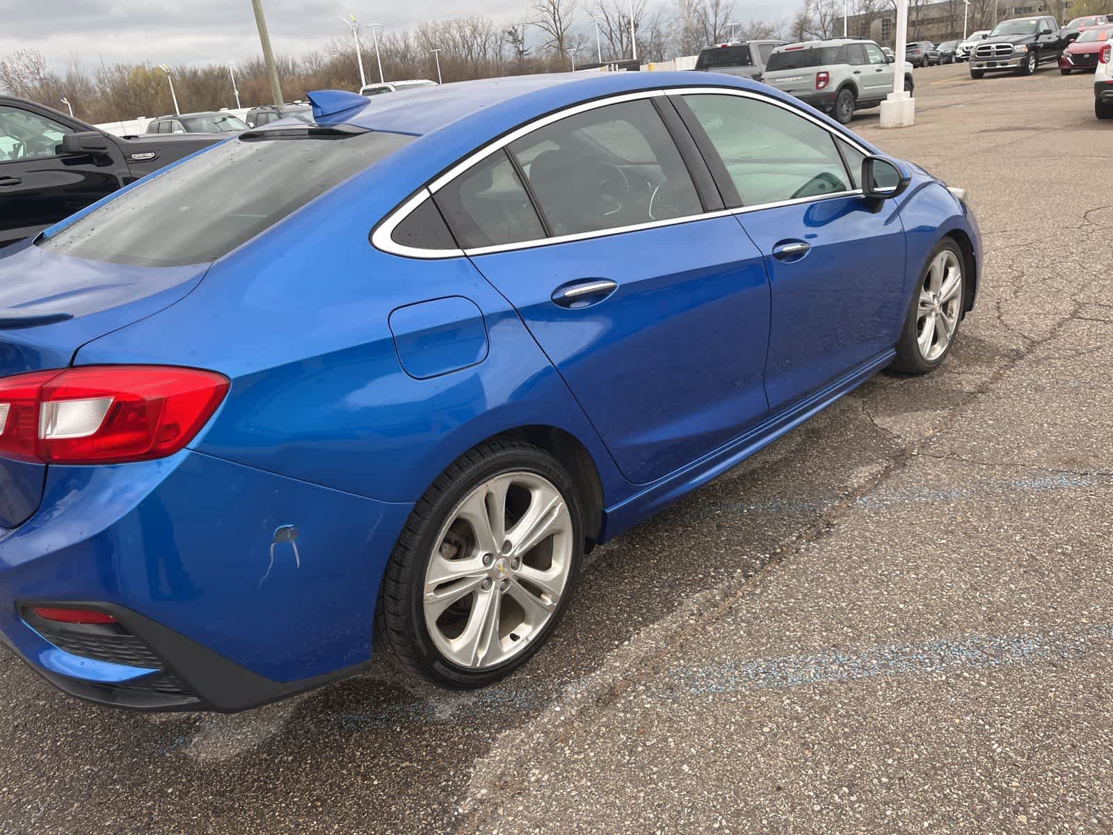 Used 2017 Chevrolet Cruze Premier FWD image 15