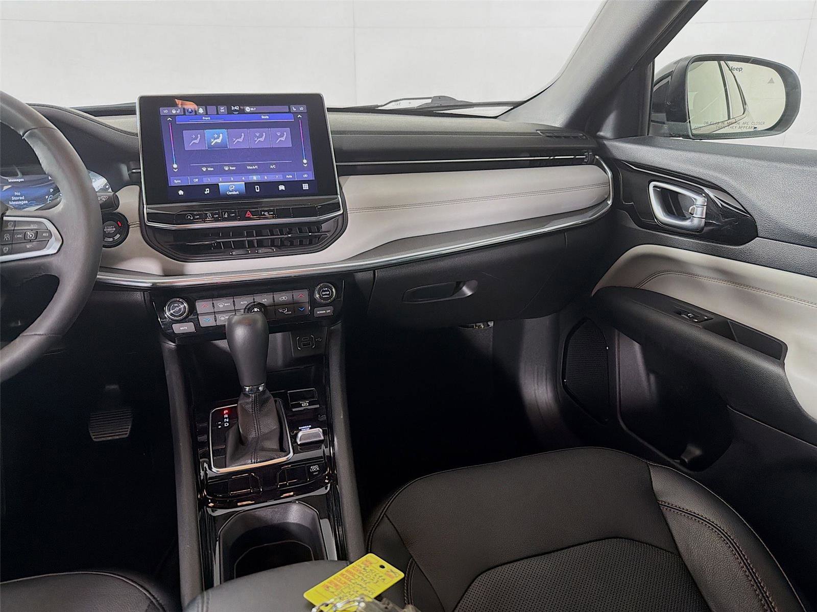 Used 2023 Jeep Compass Limited image 23