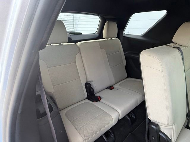 Used 2022 Chevrolet Traverse LS FWD image 9