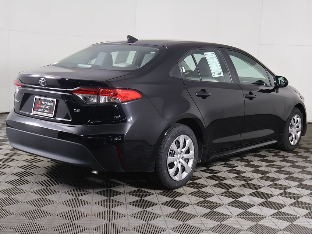 Used 2025 Toyota Corolla LE FWD image 7