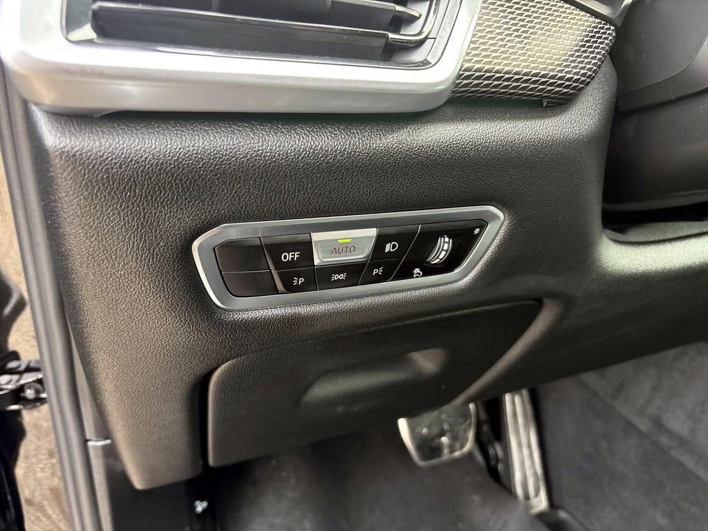 Used 2022 BMW X5 xDrive40i w/ M Sport Package image 14