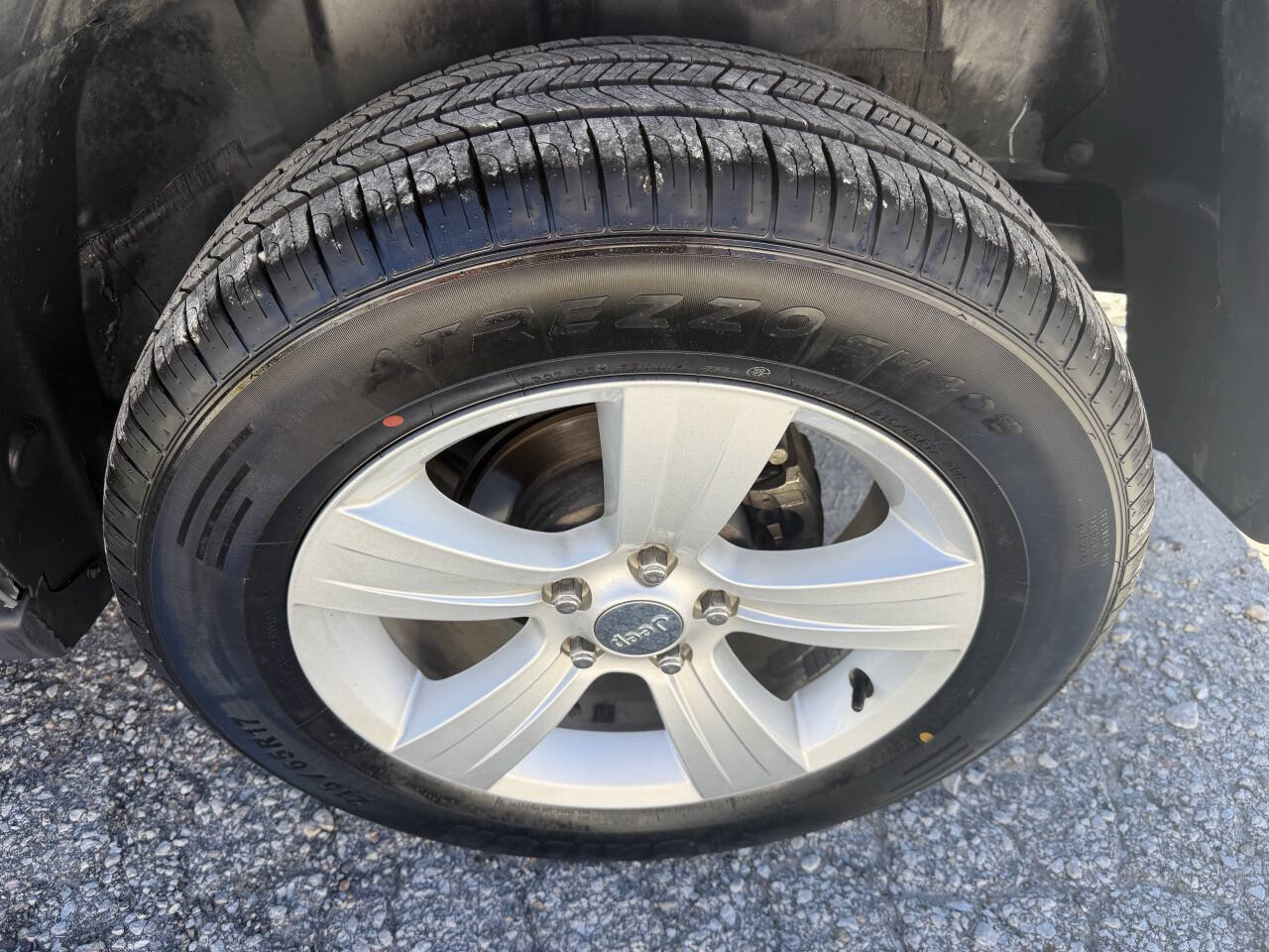 Used 2016 Jeep Patriot Latitude AWD/4WD image 10