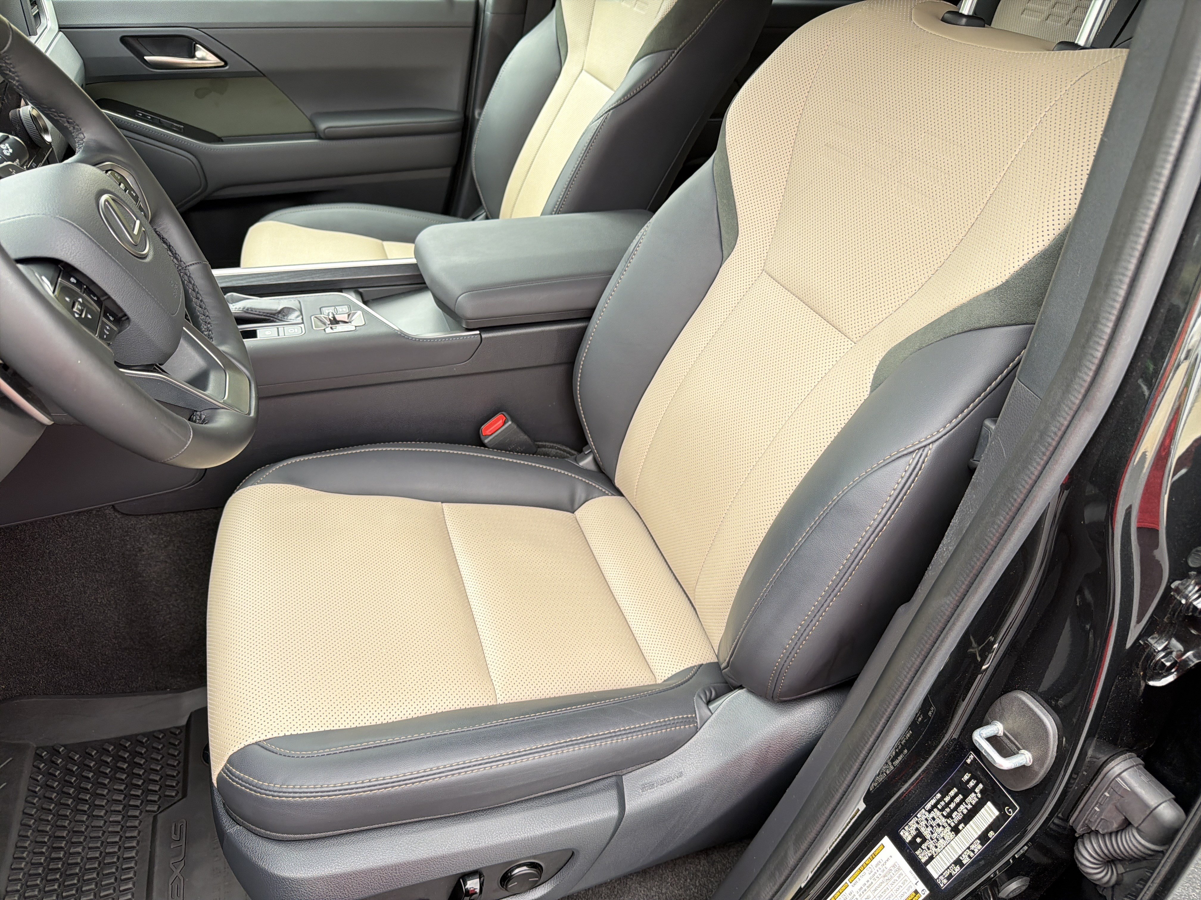 Used 2024 Lexus GX 550 AWD/4WD image 18