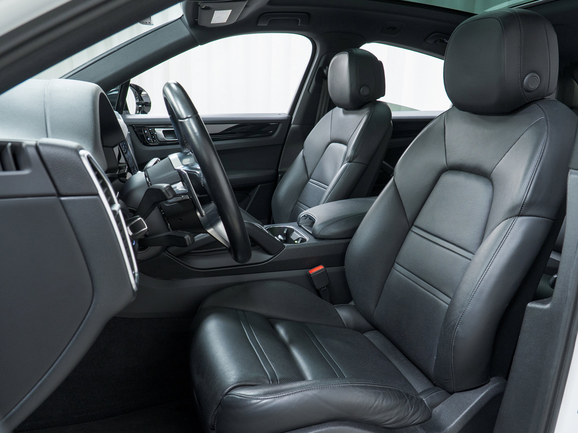 Certified 2020 Porsche Cayenne S image 16