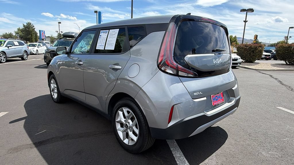 Used 2024 Kia Soul LX w/ Option Group 015 FWD image 5
