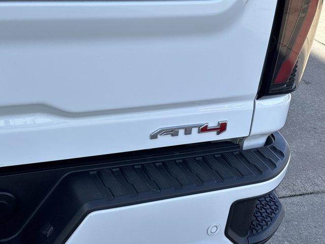 Used 2024 GMC Sierra 2500 AT4 w/ AT4 Premium Plus Package AWD/4WD image 5