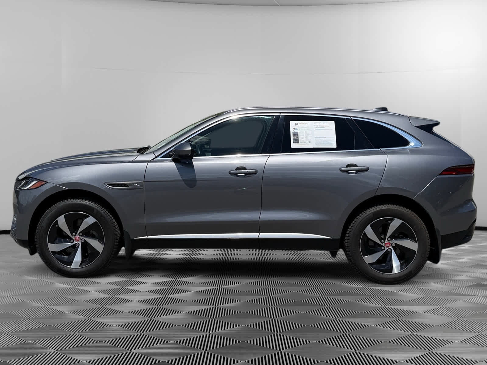 Used 2022 Jaguar F-PACE S AWD/4WD image 2