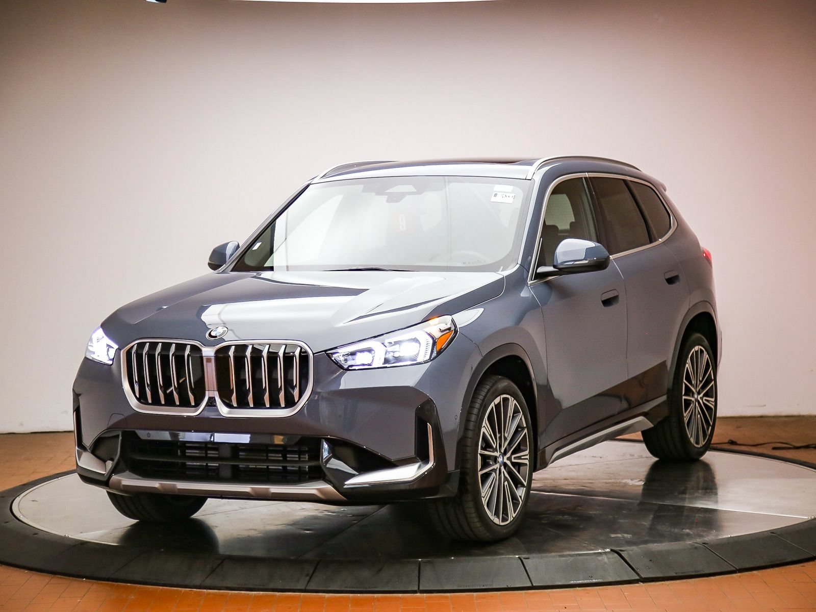 New 2026 BMW X1 xDrive28i w/ Technology Package