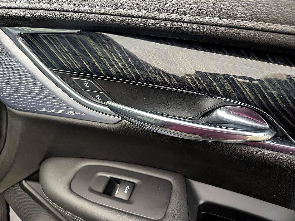 Used 2020 Cadillac XT6 Premium Luxury image 37