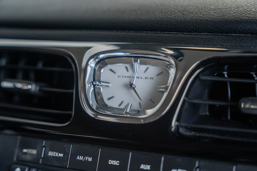 Used 2014 Chrysler 200 LX image 16