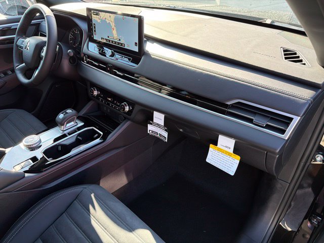 New 2026 Mitsubishi Outlander LE FWD image 11