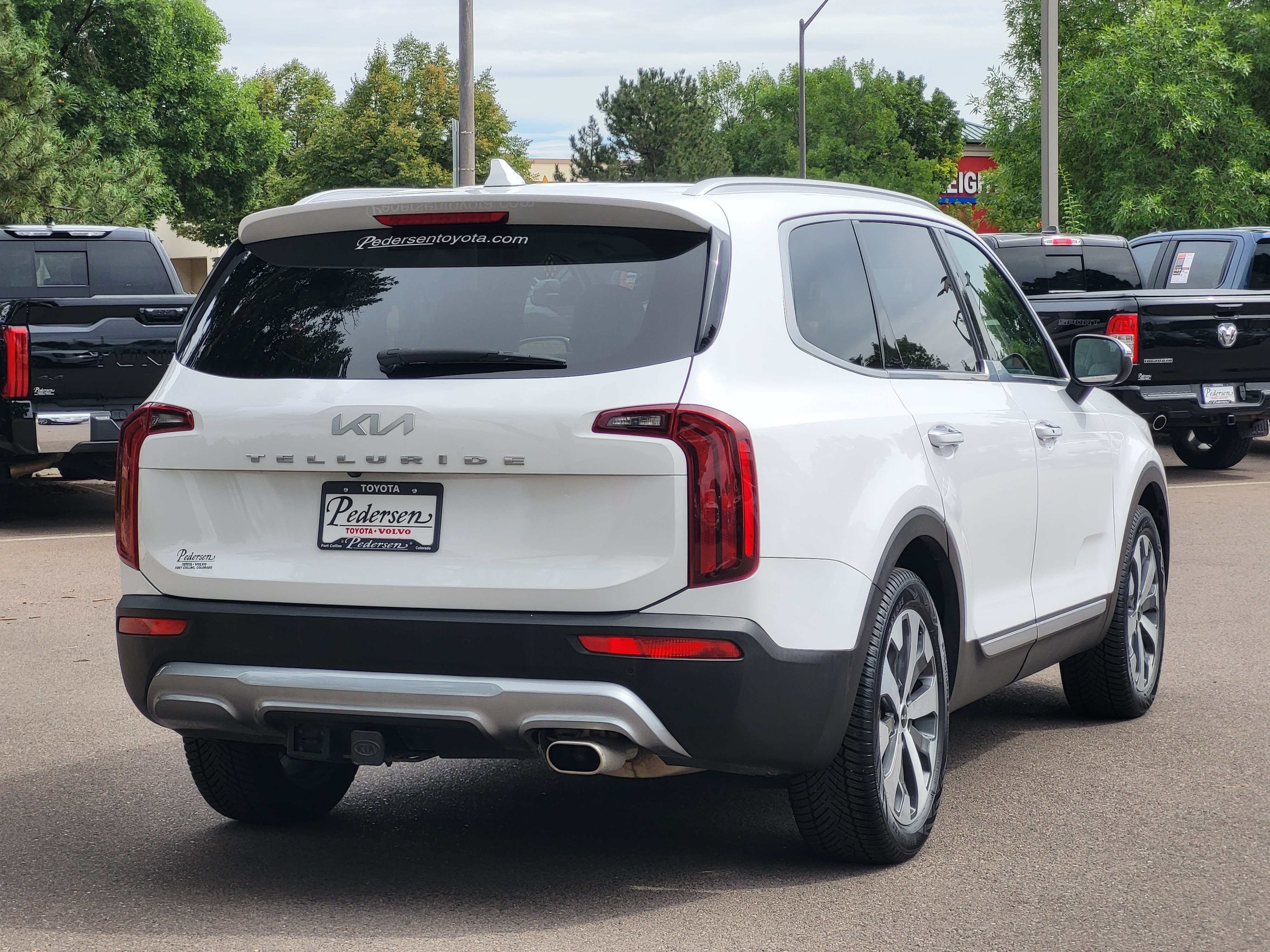 Used 2022 Kia Telluride S AWD/4WD image 3