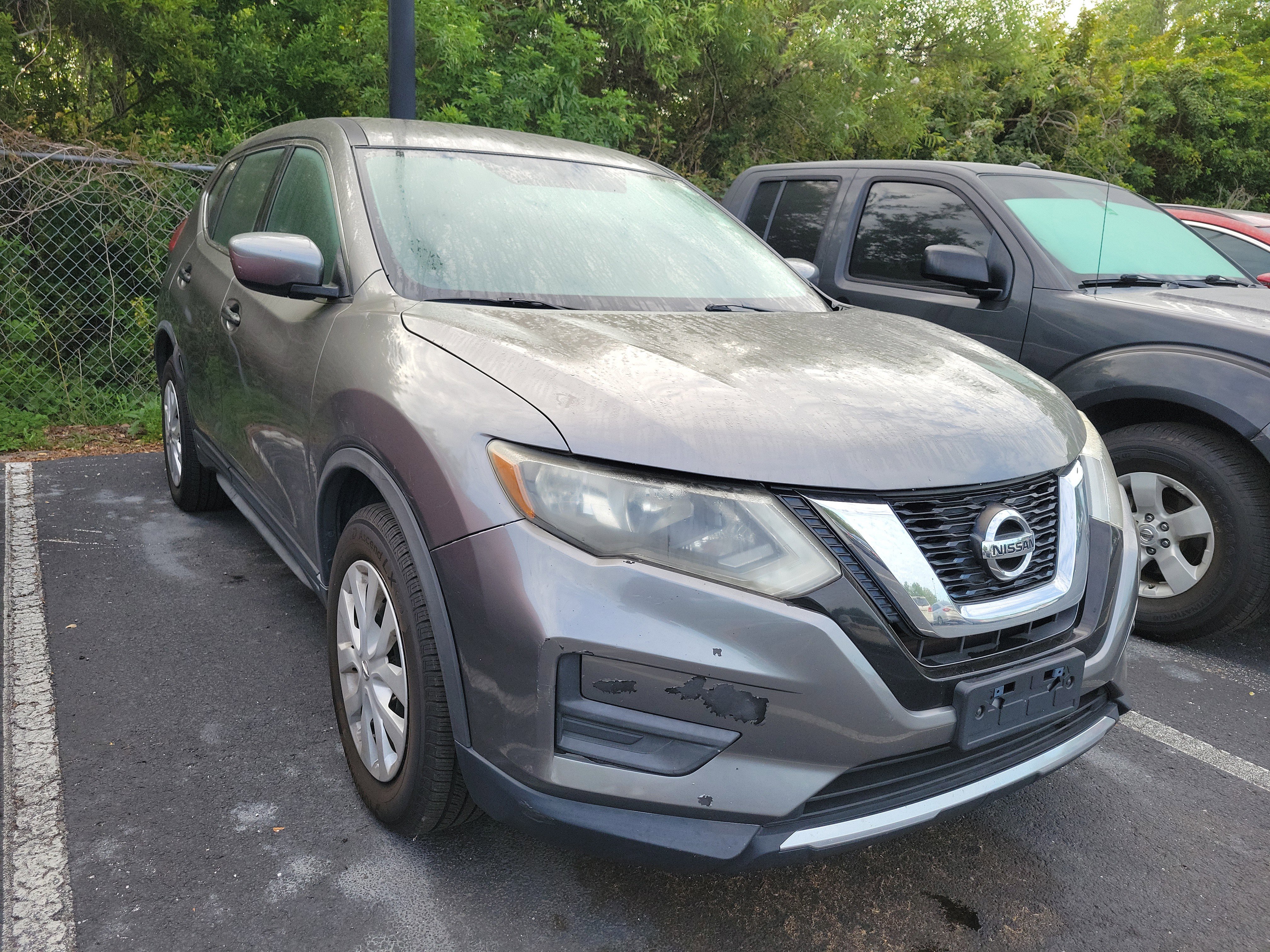 Used 2017 Nissan Rogue S image 1