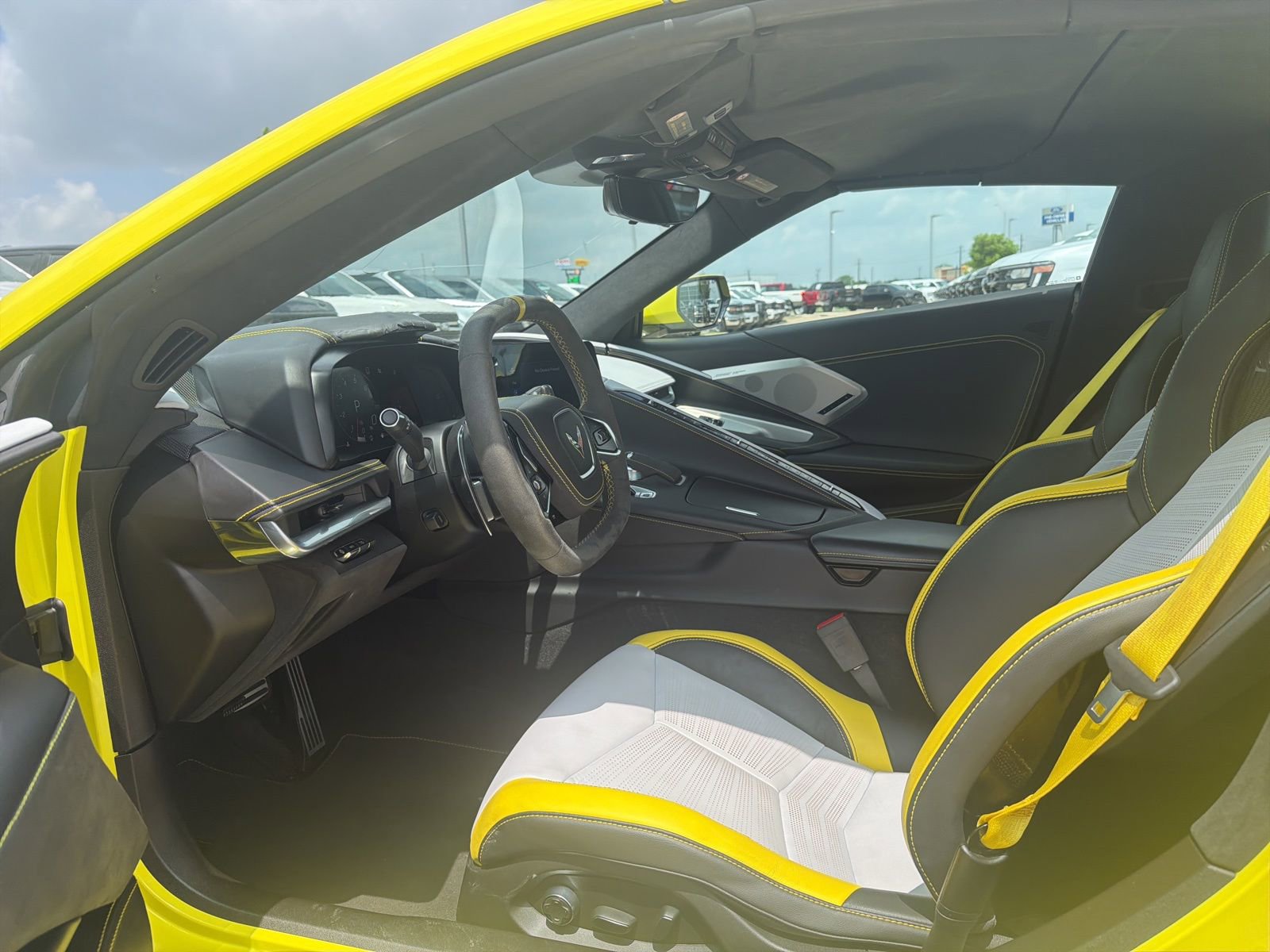 Used 2022 Chevrolet Corvette Stingray Premium Conv w/ Z51 Performance Package RWD image 14