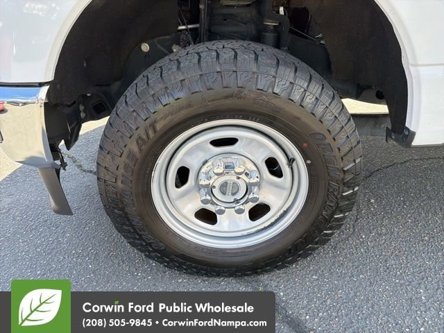 Used 2023 Ford F350 XL w/ Snow Plow/Camper Package AWD/4WD image 9