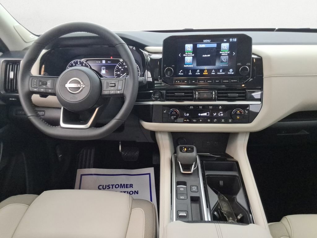 New 2025 Nissan Pathfinder SL image 9
