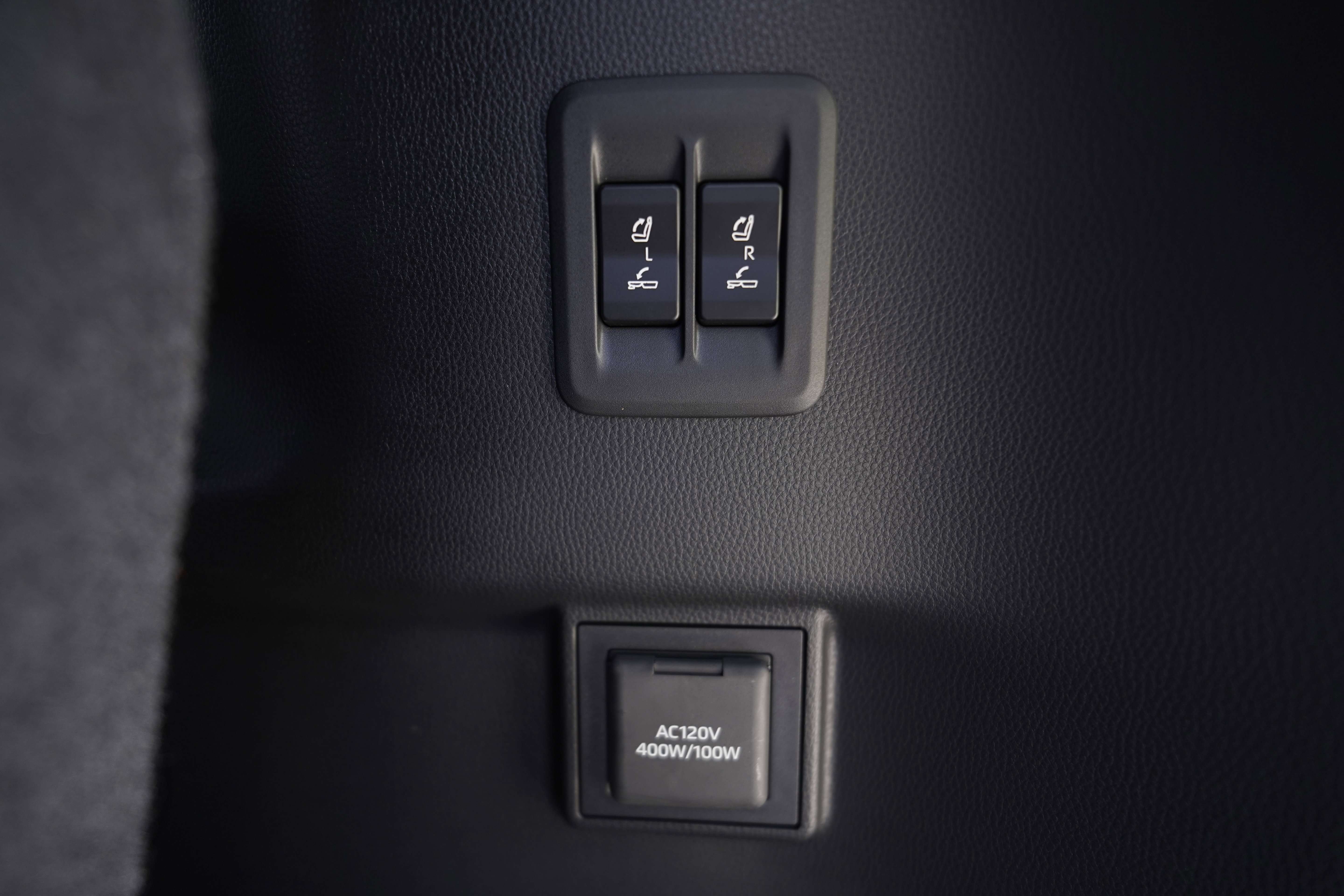 Used 2025 Lexus GX 550 w/ Accessory Package (2T) AWD/4WD image 56
