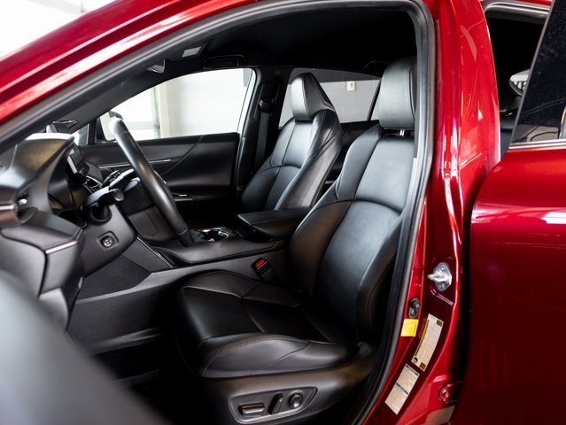 Used 2022 Toyota Venza XLE image 10