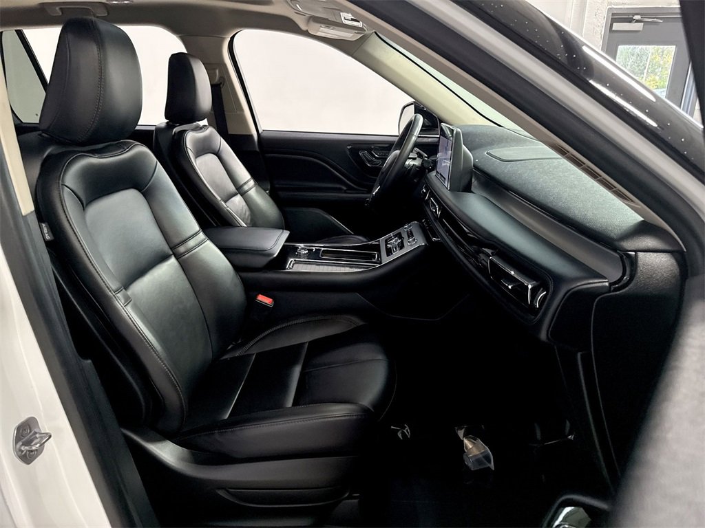 Used 2022 Lincoln Aviator AWD w/ Premium Package image 31