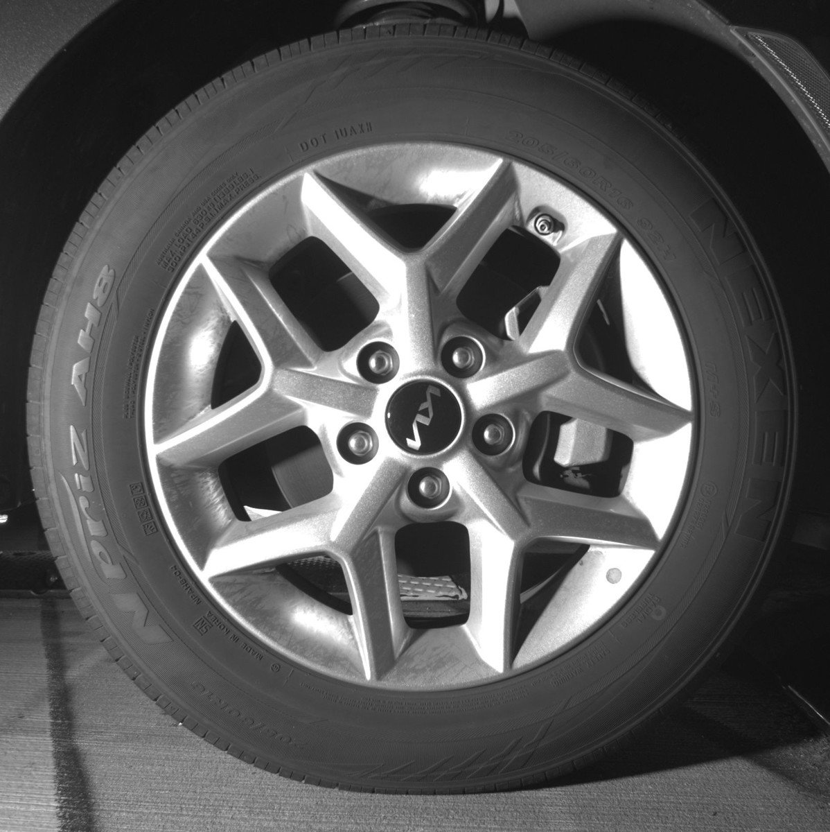 Used 2025 Kia Soul LX w/ LX Technology Package FWD image 13