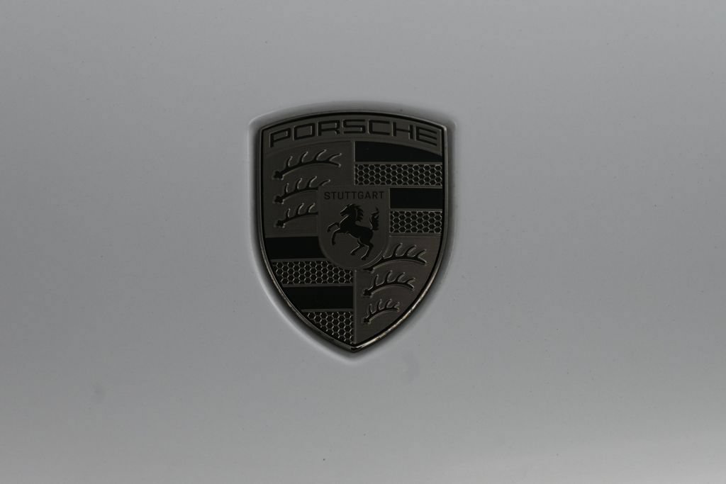 Certified 2025 Porsche Cayenne Turbo AWD/4WD image 34