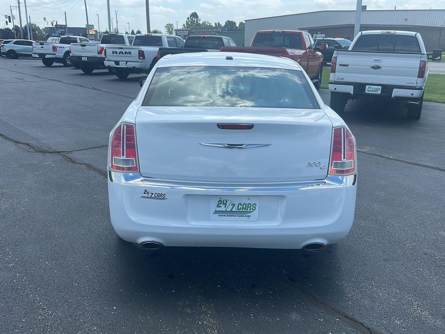 Used 2014 Chrysler 300 C RWD image 9