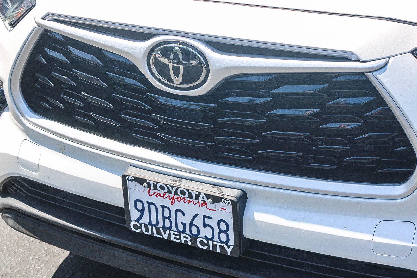 Used 2022 Toyota Highlander XLE FWD image 6