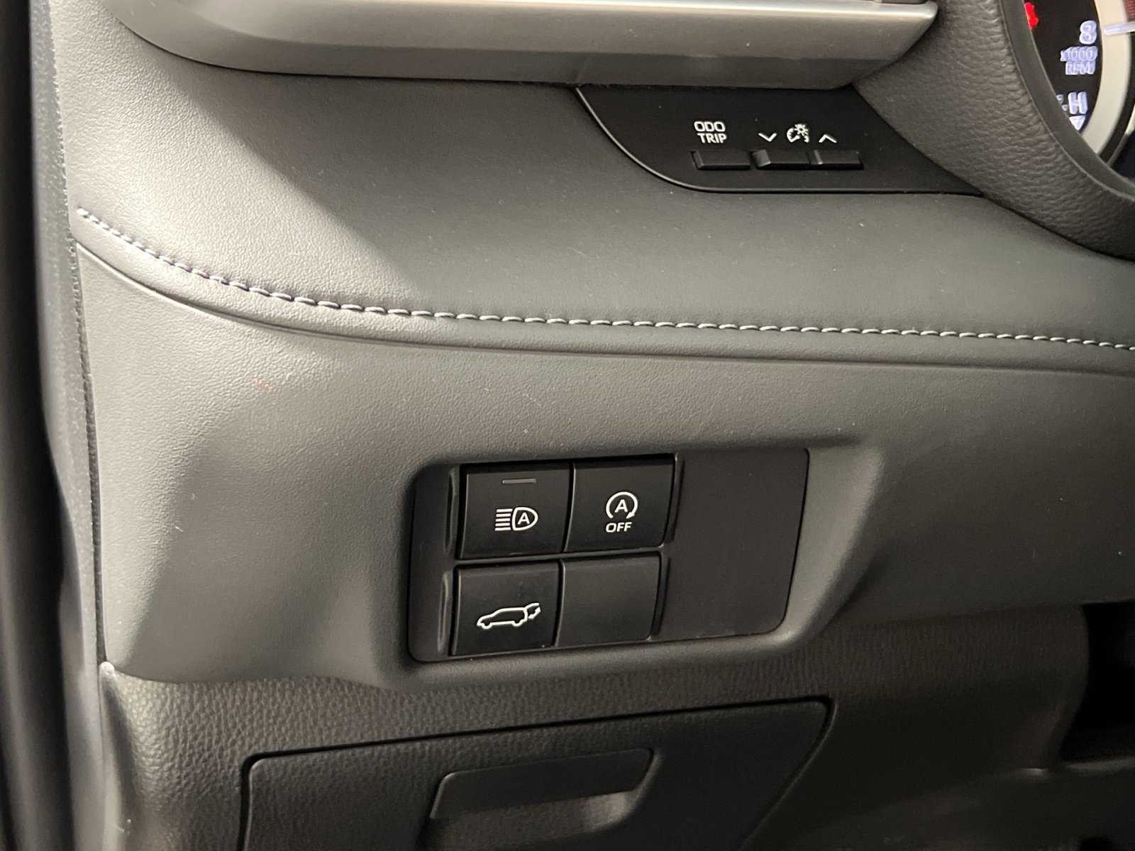 Used 2024 Toyota Highlander LE image 32