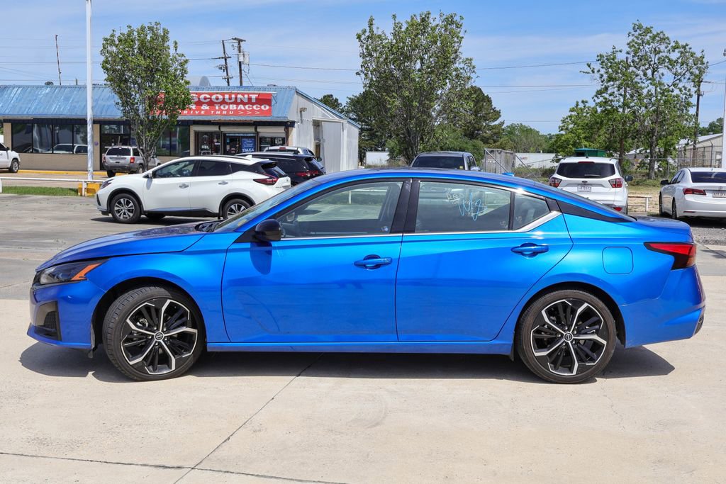 Used 2025 Nissan Altima 2.5 SR image 23