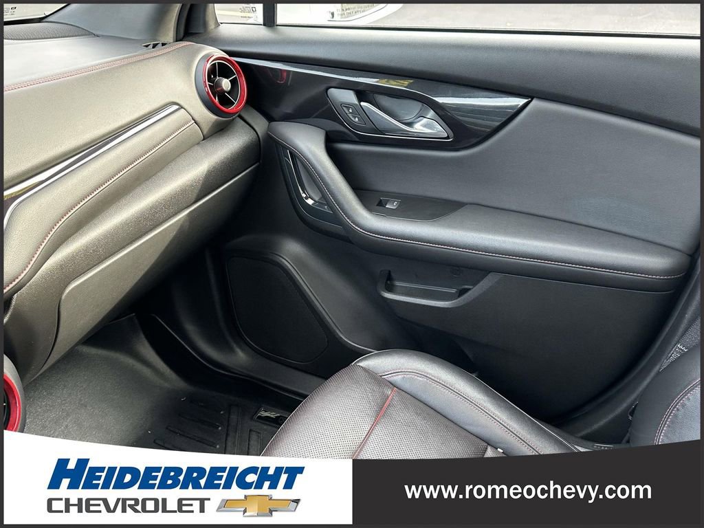 Used 2019 Chevrolet Blazer RS w/ Sun and Wheels Package image 36