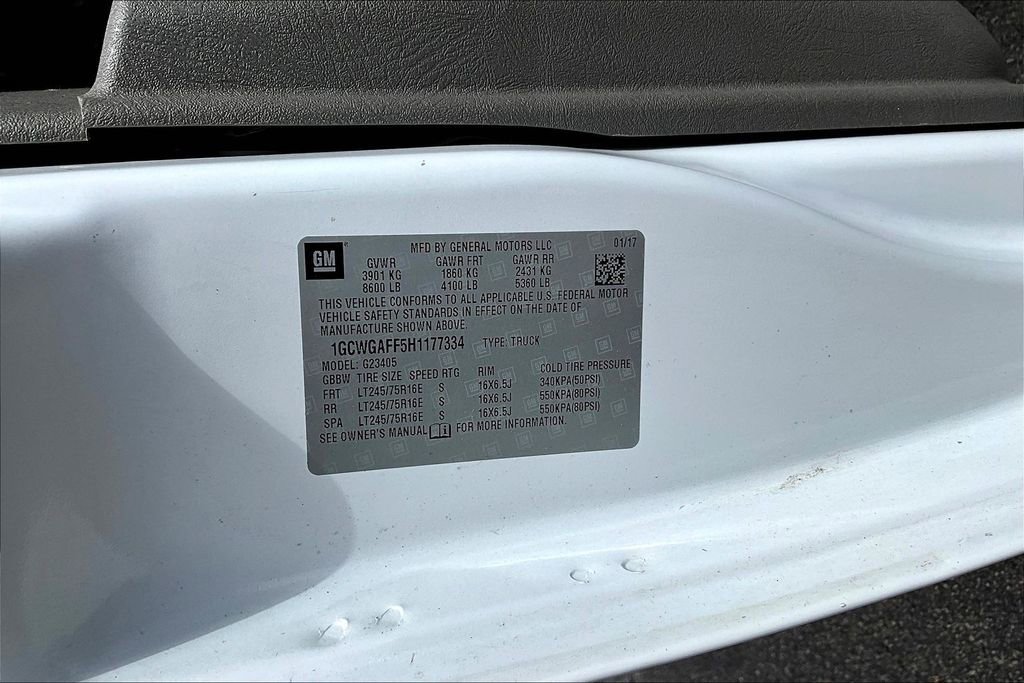 Used 2017 Chevrolet Express 2500 RWD image 21