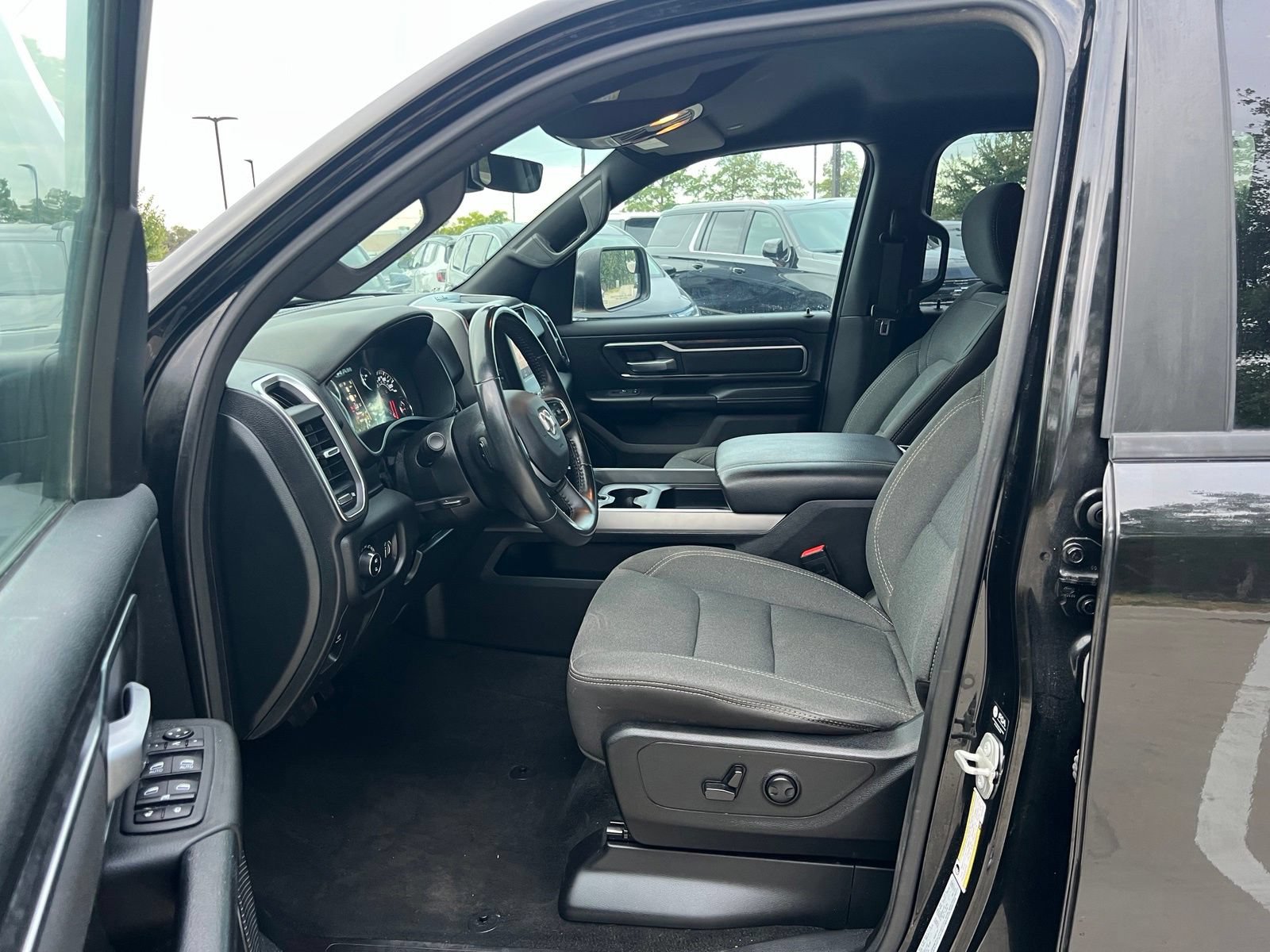 Used 2024 RAM 1500 Big Horn AWD/4WD image 23