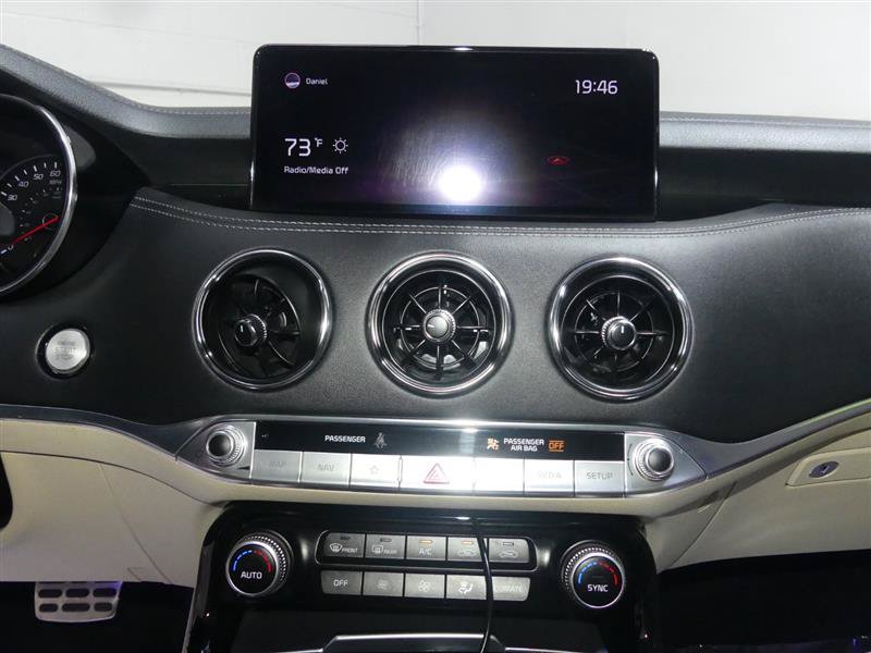 Used 2022 Kia Stinger GT2 AWD/4WD image 37