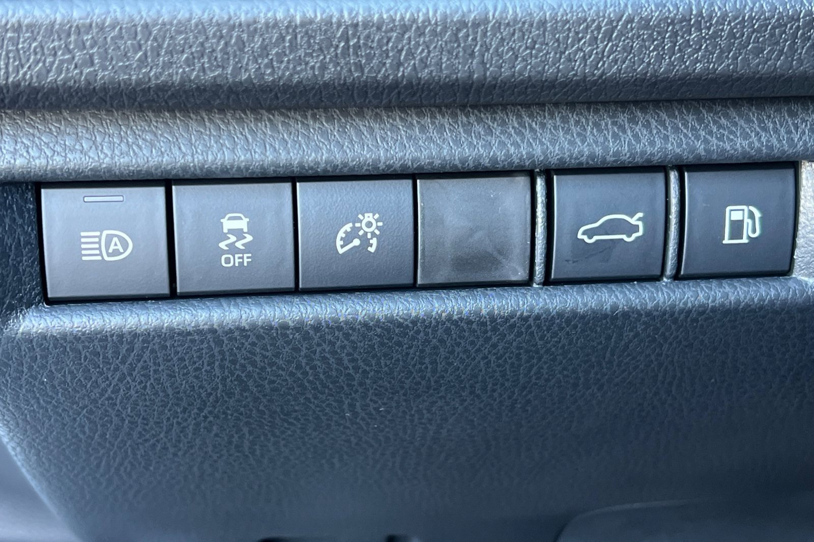 New 2026 Toyota Camry SE image 29