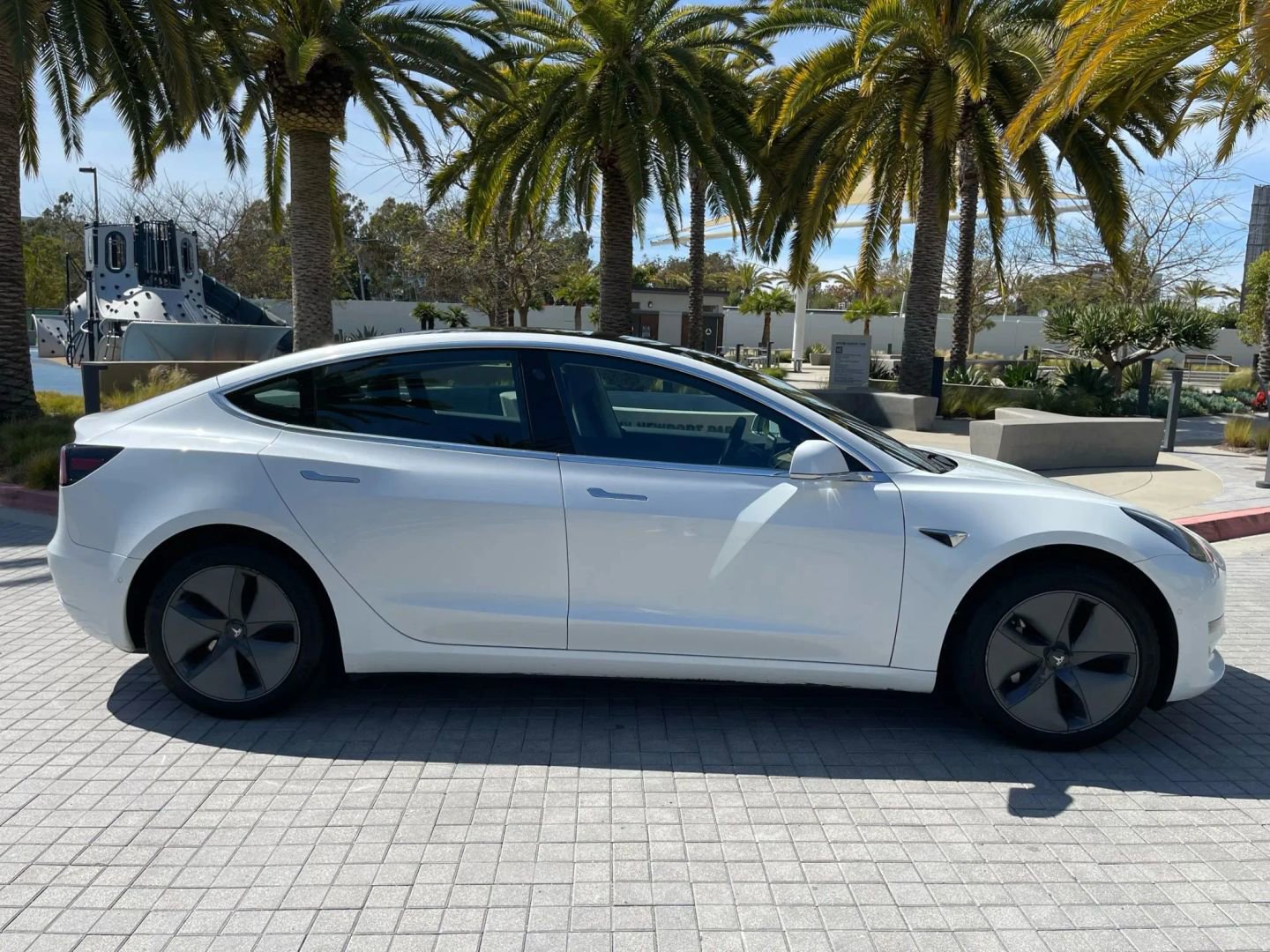 Used 2020 Tesla Model 3 Standard Range Plus RWD image 5