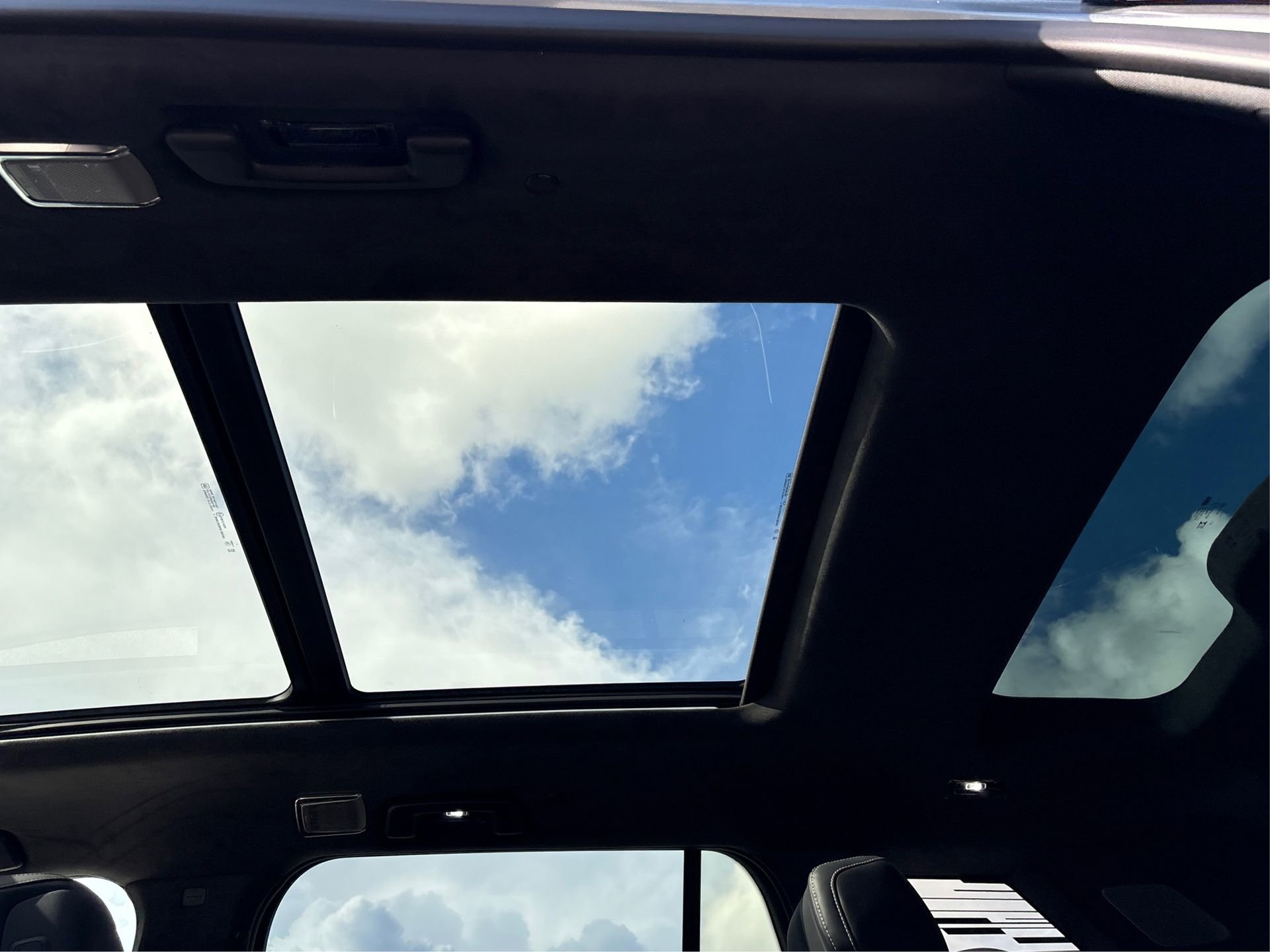 New 2026 Cadillac Vistiq Platinum image 34