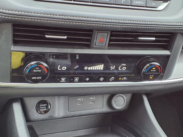 Used 2024 Nissan Rogue SV FWD image 7