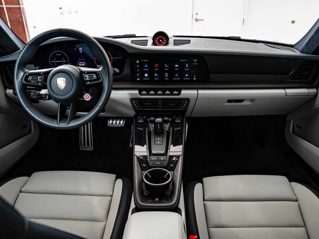 Certified 2025 Porsche 911 Carrera GTS RWD image 6