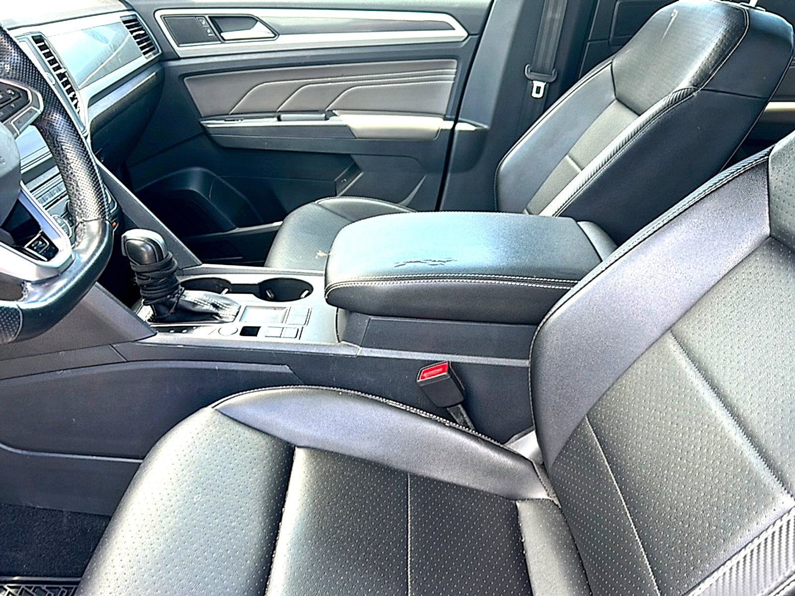 Used 2021 Volkswagen Atlas Cross Sport SE FWD image 6