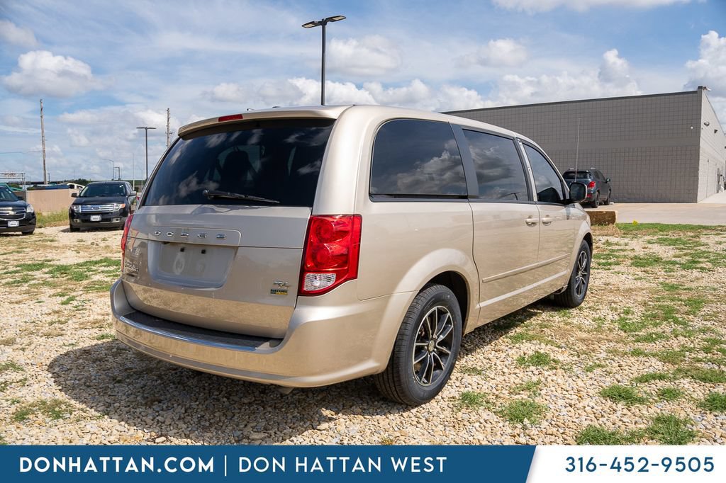 Used 2016 Dodge Grand Caravan R/T FWD image 31